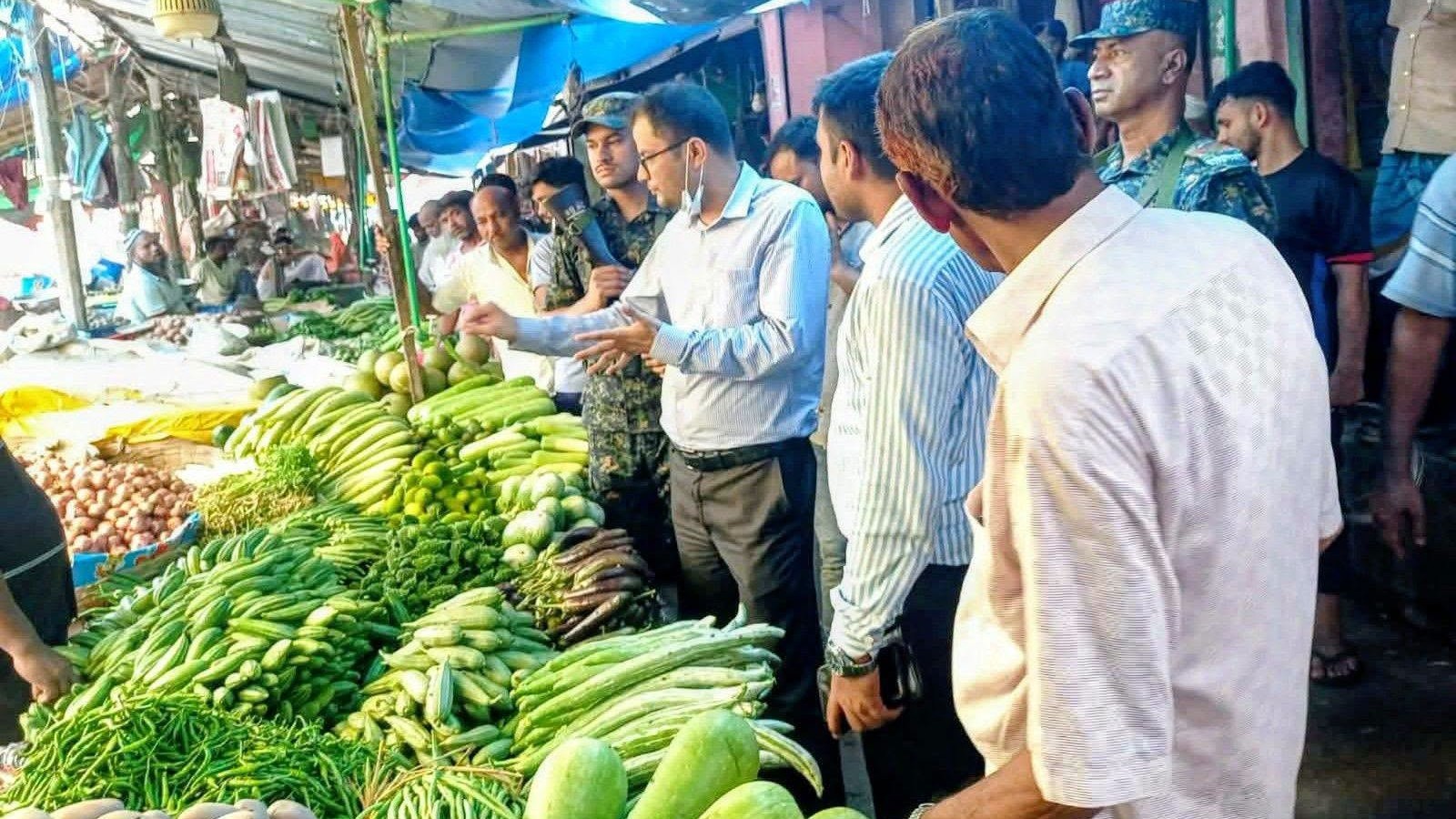 সৈয়দপুরে ভোক্তা অধিকারের অভিযান, দুই প্রতিষ্ঠানকে ১৫ হাজার টাকা জরিমানা